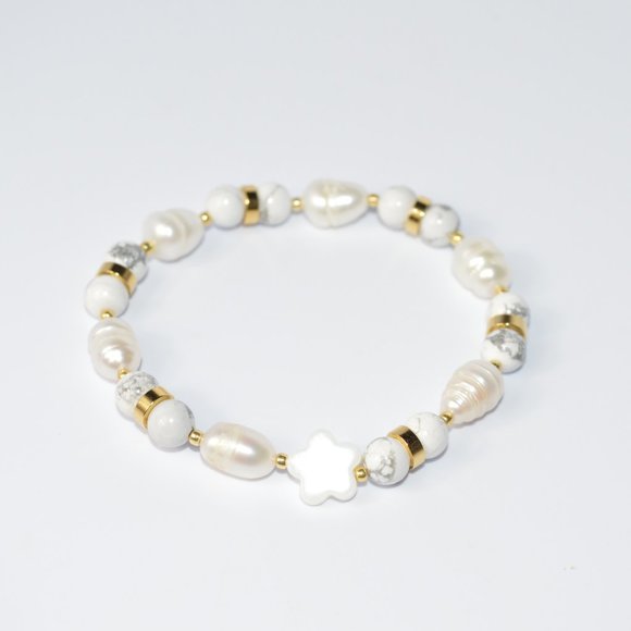Ashley Jane Milan Jewelry - Howlite Freshwater Pearls Clover Beaded Bracelets